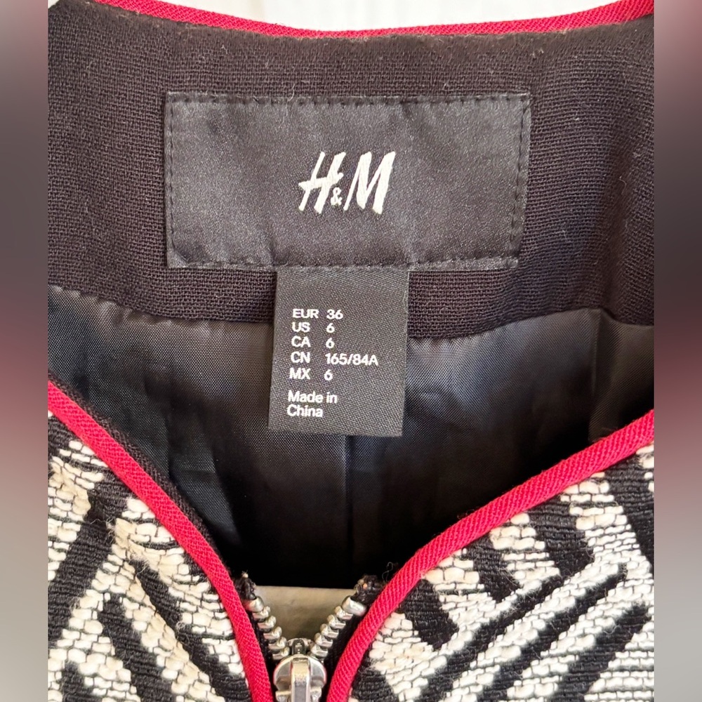 EUC H&M Blazer in Size 6 - Picture 6 of 12